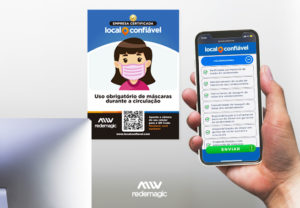 mão segurando um celular, na tela uma landing page Local Confiável, ao fundo um cartão Local Confiável