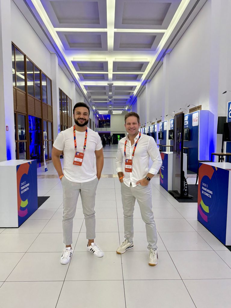 Gustavo Pereira e Antonio Borba, da Rede Magic, na ABF CON 25
